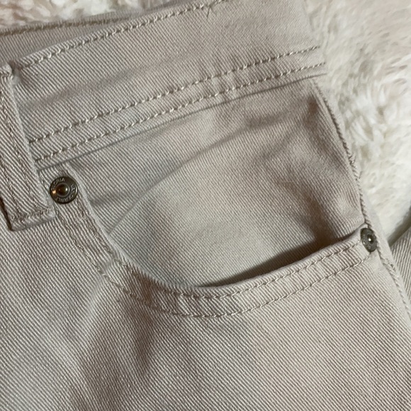 Gloria Vanderbilt Amanda Capri - Picture 4 of 12